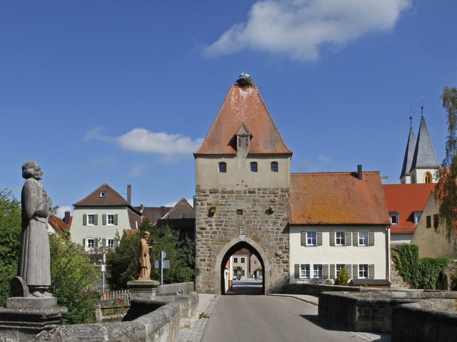 Altmühlbrücke mit Storchentor